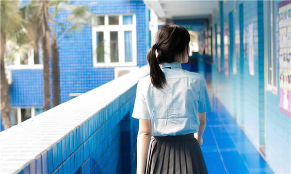 南岸如何找到一个可以帮助我生孩子的女人？